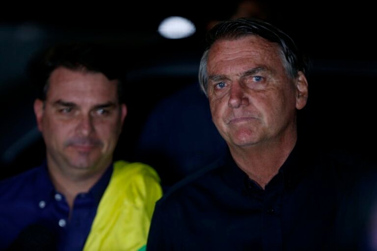 Crítica de Jair Bolsonaro a Flávio evidencia debates nos bastidores da política